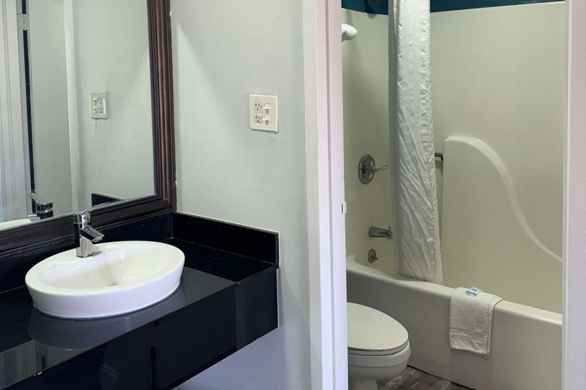 Rodeway Inn ウェスト・メンフィス エクステリア 写真