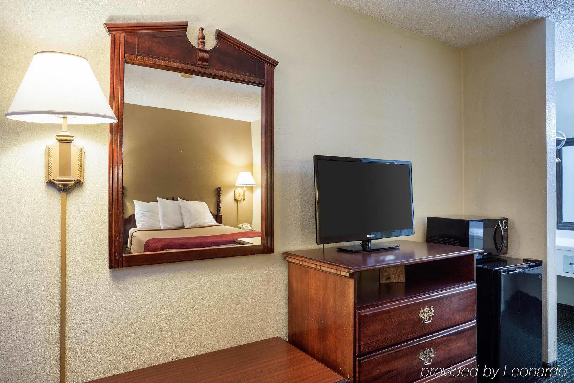 Rodeway Inn ウェスト・メンフィス エクステリア 写真